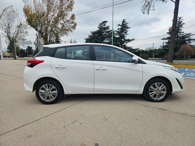 Toyota YARIS XLS 1.5 6MT 5P - 8