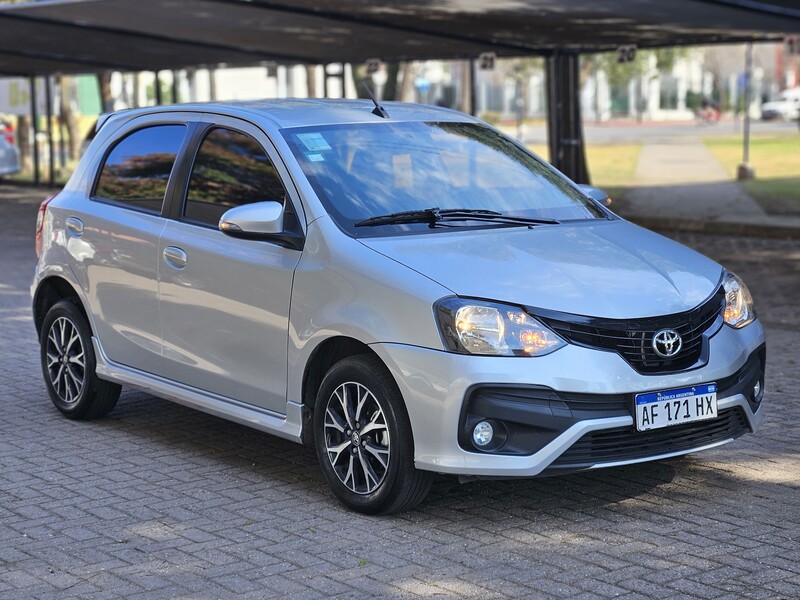 Toyota ETIOS XLS 1.5 6M/T 5P