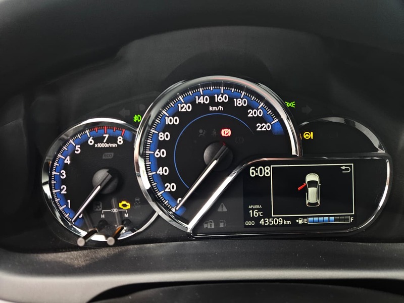 Toyota YARIS XLS 1.5 6MT 5P - 10