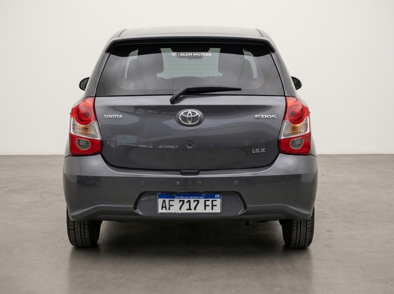 Toyota ETIOS X 5P MT - 6