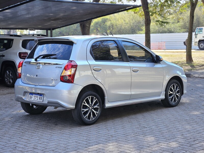 Toyota ETIOS XLS 1.5 6M/T 5P - 7