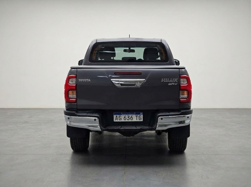 Toyota HILUX 4X4 DC SRV 2.8 TDI 6 AT - 6