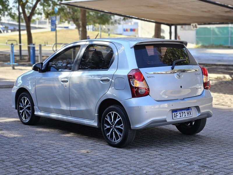 Toyota ETIOS XLS 1.5 6M/T 5P - 5