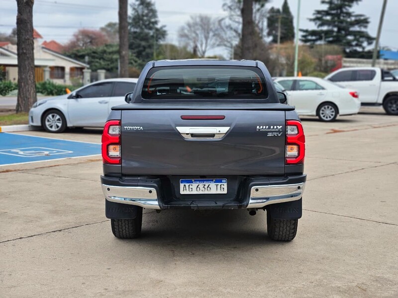 Toyota HILUX 4X4 DC SRV 2.8 TDI 6 AT - 6