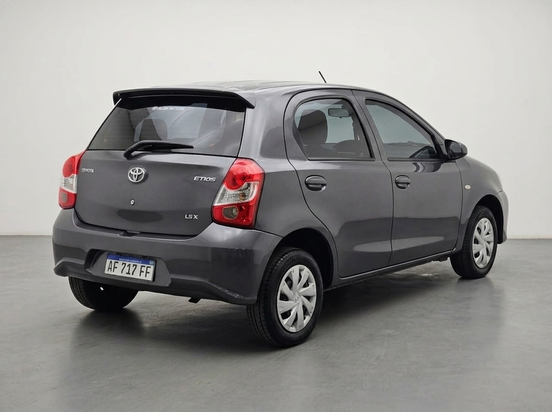 Toyota ETIOS X 5P MT - 7