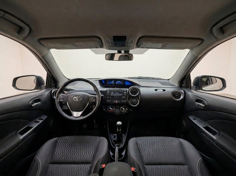 Toyota ETIOS X 5P MT - 9