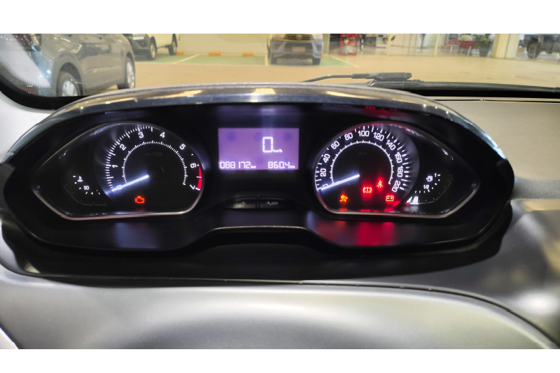 Peugeot 208 1.6 FELINE MT - 10