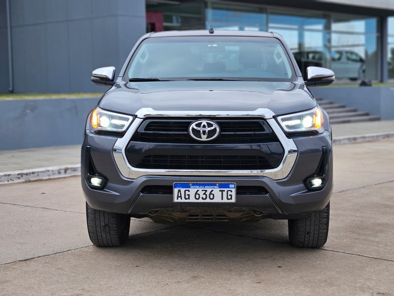 Toyota HILUX 4X4 DC SRV 2.8 TDI 6 AT - 2