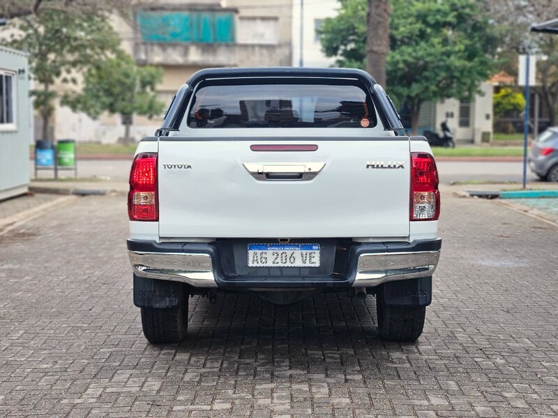 Toyota HILUX 4X2 DC SR 2.4 TDI 6 AT - 6
