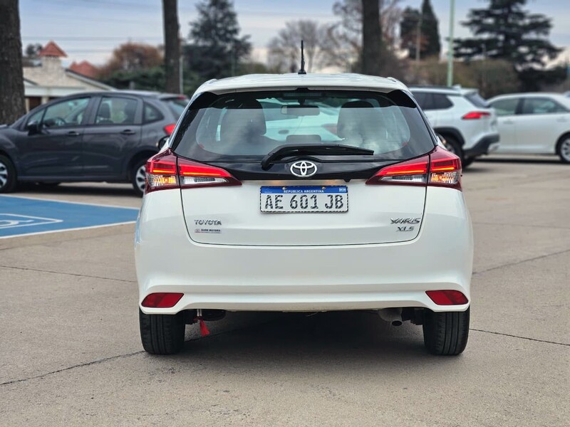 Toyota YARIS XLS 1.5 6MT 5P - 6