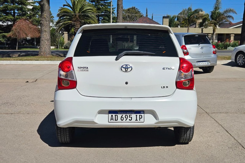 Toyota ETIOS X 5P MT - 6